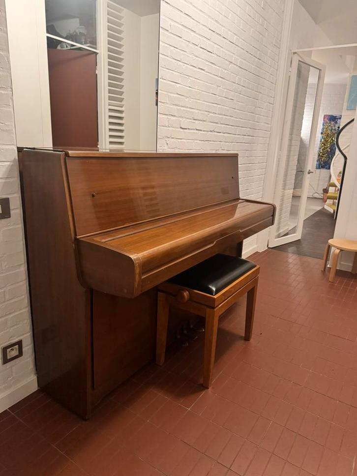 Yamaha No. M1 (1966) – compacte akoestische piano, Muziek en Instrumenten, Piano's, Gebruikt, Piano, Bruin, Ophalen