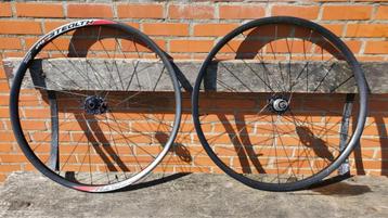 Stealth Wielset met carbon velgen beschikbaar voor biedingen