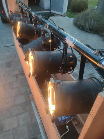 6x PAR 64 1kw + IWB lampbar + roulante, Musique & Instruments, Enlèvement, Comme neuf