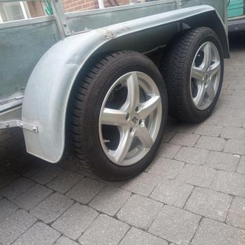 Aanhangwagen velgen met banden  beschikbaar voor biedingen