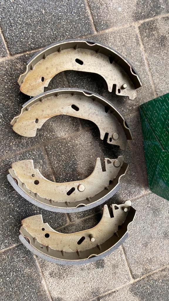 Remschoenset Ford, Opel, Renault, Auto-onderdelen, Remmen en Aandrijving, Ford, Ophalen of Verzenden