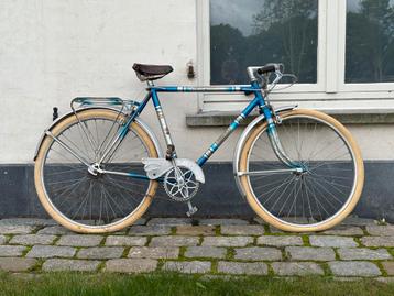 Zeer oud jongensfiets (BLIKVANGER) beschikbaar voor biedingen