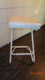 Hoge kruk: wit, Huis en Inrichting, Ophalen of Verzenden, Zo goed als nieuw, Overige materialen