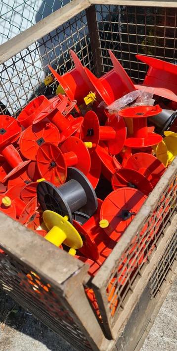 gratis lege kabelrollen beschikbaar voor biedingen