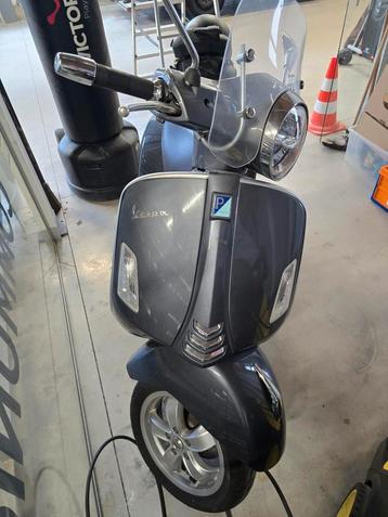 Vespa touring beschikbaar voor biedingen