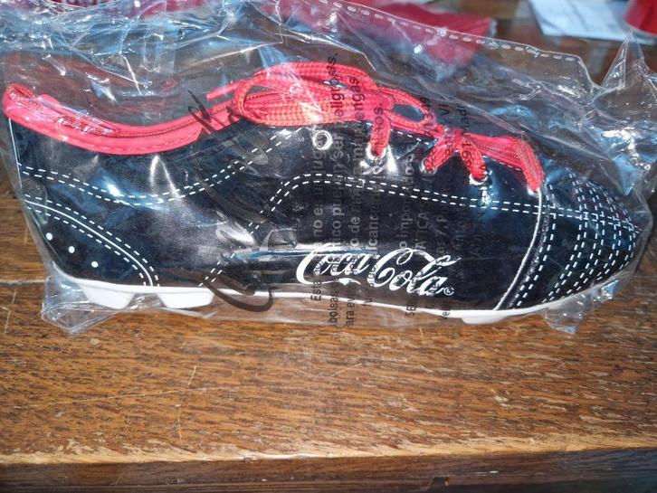 Plumier Coca-Cola voetbalschoen, Verzamelen, Merken en Reclamevoorwerpen, Nieuw, Overige typen, Ophalen of Verzenden