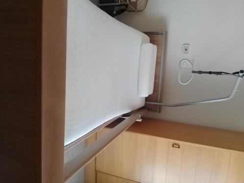 Elektrisch verstelbaar ziekenhuisbed, Diversen, Verpleegmiddelen, Nieuw, Ophalen