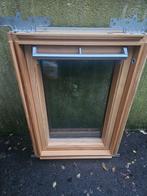 velux 55x78 (comme neuf posé 6 mois) + raccord+ option pose, Bricolage & Construction, Enlèvement, Comme neuf
