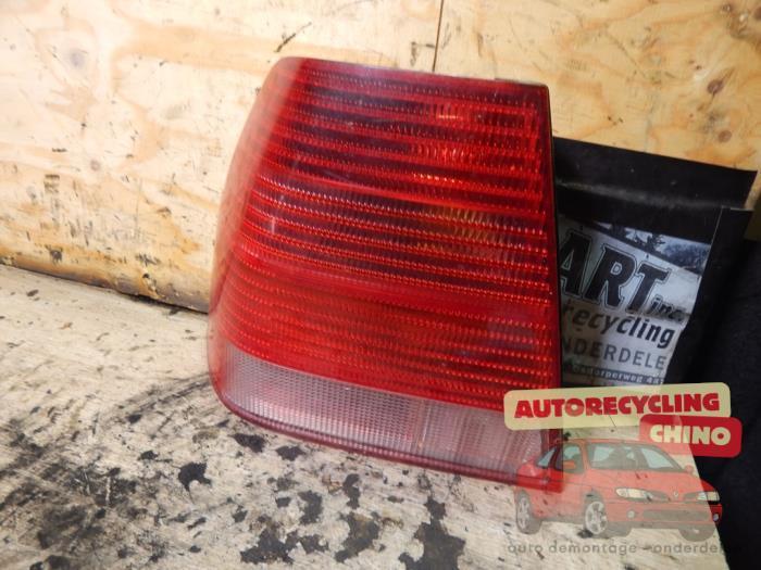 Feu arrière gauche d'un Volkswagen Bora, Autos : Pièces & Accessoires, Éclairage, Utilisé, 3 mois de garantie, Enlèvement ou Envoi