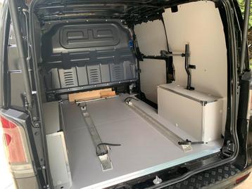 Uitbekleding laadruimte bestelwagen beschikbaar voor biedingen