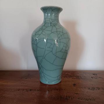 Prachtige Chinese Celadon vaas beschikbaar voor biedingen