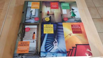 Nicci French collectie Frieda Klein en andere.11 boeken. beschikbaar voor biedingen