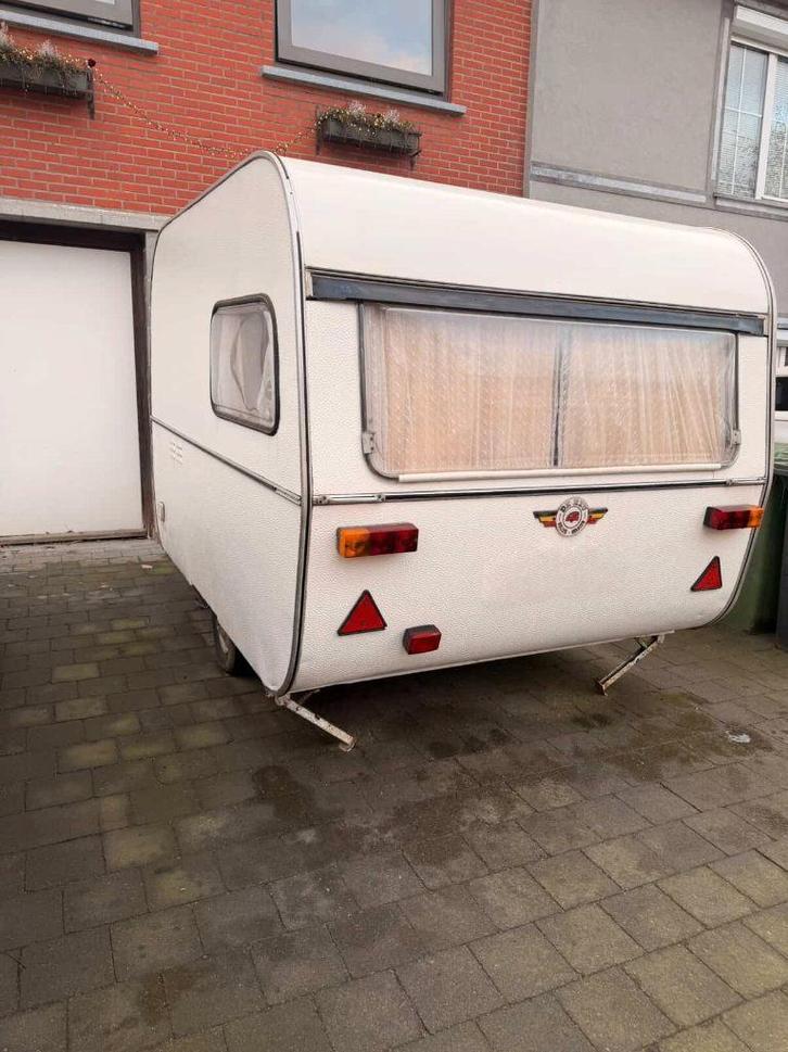 Caravane vintage  Isba De Reu, Caravanes & Camping, Caravanes, Particulier, jusqu'à 2, jusqu'à 500 kg, Autre, Autres marques, jusqu'à 4 m