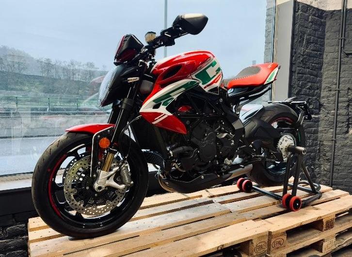 MV Agusta Dragster 800, RC gelimiteerde serie!, Motoren, Motoren | MV Agusta, Bedrijf, Naked bike, meer dan 35 kW, 3 cilinders