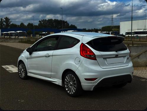 ford fiesta, Auto's, Ford, Fiësta, Airbags, Airconditioning, Bluetooth, Elektrische ramen, Parkeersensor, Sportpakket, Sportstoelen