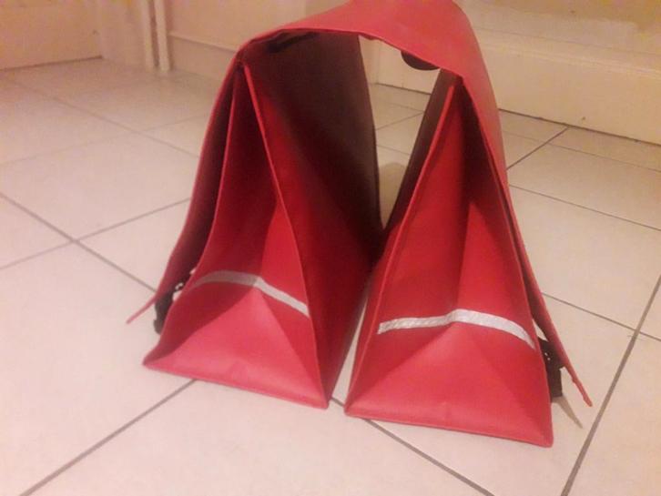 Fietstas Clarijs rood (nieuw!), Fietsen en Brommers, Fietsaccessoires | Fietstassen, Nieuw, Ophalen