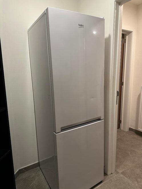 Frigo en diepvries combo, Elektronische apparatuur, Koelkasten en IJskasten, Zo goed als nieuw, Met aparte vriezer, 200 liter of meer