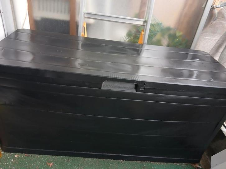URGENT  COFFRE DE JARDIN TERRASSE  PRIX 20 EUR, Jardin & Terrasse, Stockage & Armoires de jardin, Enlèvement