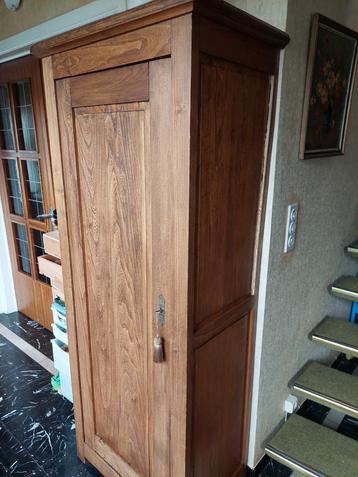 Meuble en bois  beschikbaar voor biedingen