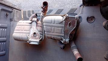 Porsche 911 996 uitlaatdemper beschikbaar voor biedingen