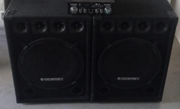 2 boxen met karaoke aansturing beschikbaar voor biedingen