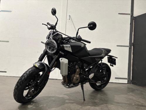 Husqvarna Vartpilen 801, Motoren, Motoren | Husqvarna, Bedrijf, Naked bike, meer dan 35 kW, 2 cilinders, Ophalen