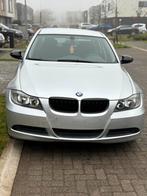 BMW 318i - automatique - bel état, Autos, Cuir, 4 portes, Carnet d'entretien, Berline