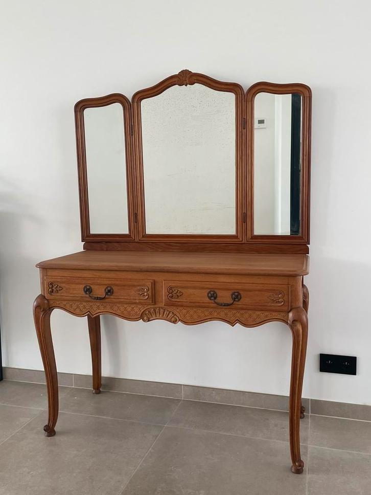 Belle coiffeuse vintage, Articles professionnels, Aménagement de Bureau & Magasin | Commerce & Inventaire, Enlèvement