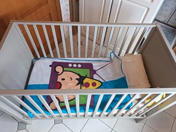 Babybedje ,kleur licht grijs , 60 cmx120cm, goede staat  beschikbaar voor biedingen
