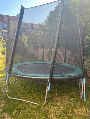 Trampoline beschikbaar voor biedingen