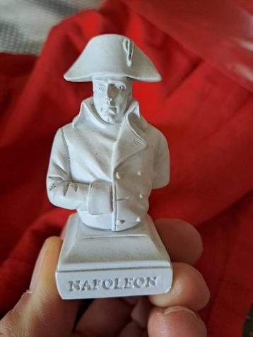 petite buste de Napoleon  disponible aux enchères