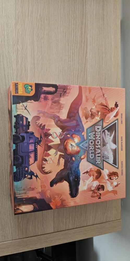 Dinosaur World, Hobby en Vrije tijd, Gezelschapsspellen | Bordspellen, Ophalen of Verzenden