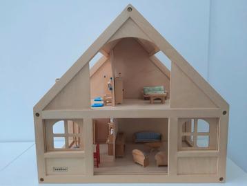 Beebo poppenhuis met meubeltjes beschikbaar voor biedingen