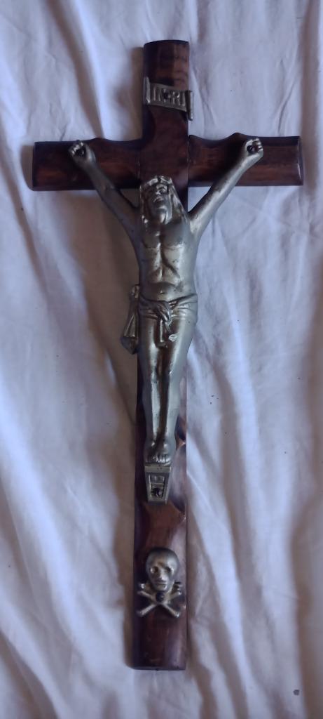 Crucifix bois et métal 25x55x6, Antiquités & Art, Antiquités | Objets religieux, Enlèvement ou Envoi