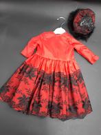 oude rode poppen jurk met bijhorend hoedje, jaren 50, Collections, Poupées, Comme neuf, Vêtements, Enlèvement ou Envoi