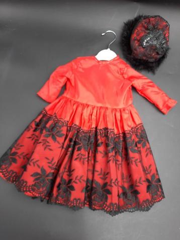 oude rode poppen jurk met bijhorend hoedje, jaren 50
