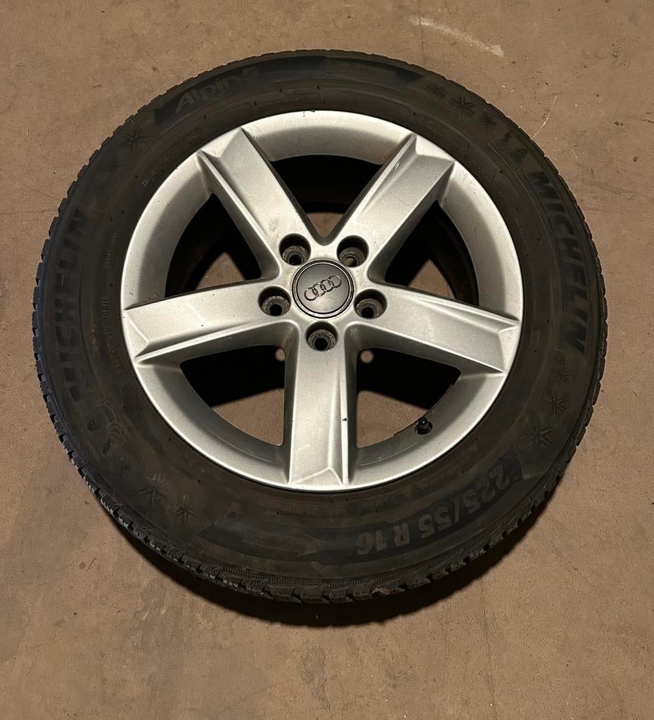 Jantes audi + pneus hivers 16´, Enlèvement, Pneu(s)