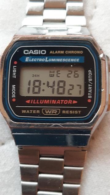 Hars quartz horloge met zilverkleurige stalen armband. Zwart beschikbaar voor biedingen