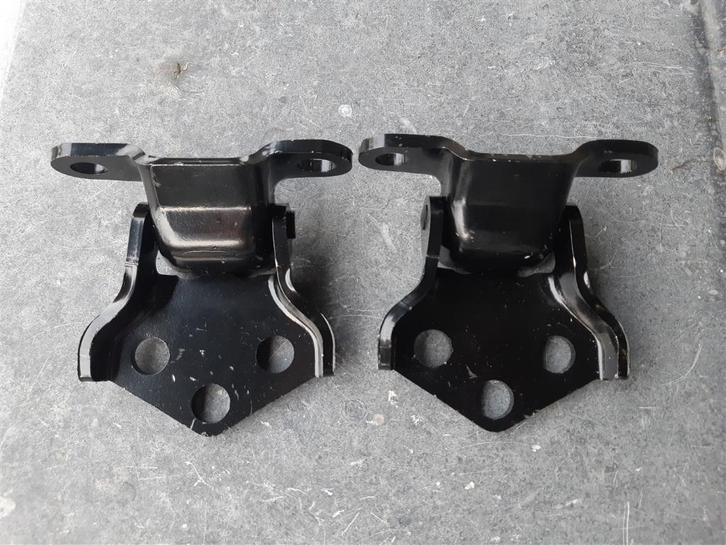 Toyota Land Cruiser 90 95 : 2 Scharnieren achterklep, Auto-onderdelen, Carrosserie, Achterklep, Toyota, Achter, Rechts, Nieuw