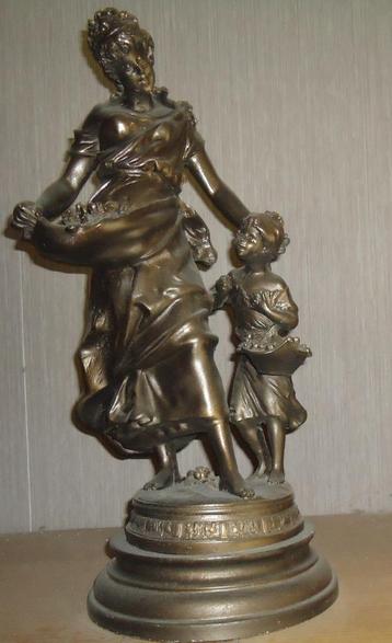 Statue grande et lourde - femme avec enfant, Enlèvement