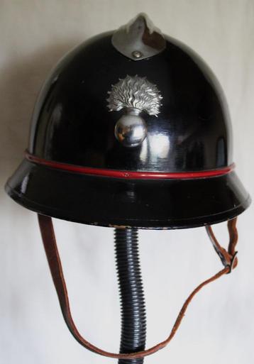 Oudere Helm ~~ Belgische Politie ~~ Mson Marechal Charleroi. beschikbaar voor biedingen