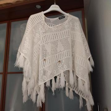 Poncho  beschikbaar voor biedingen