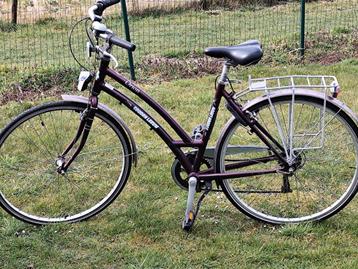 Damesfiets  beschikbaar voor biedingen
