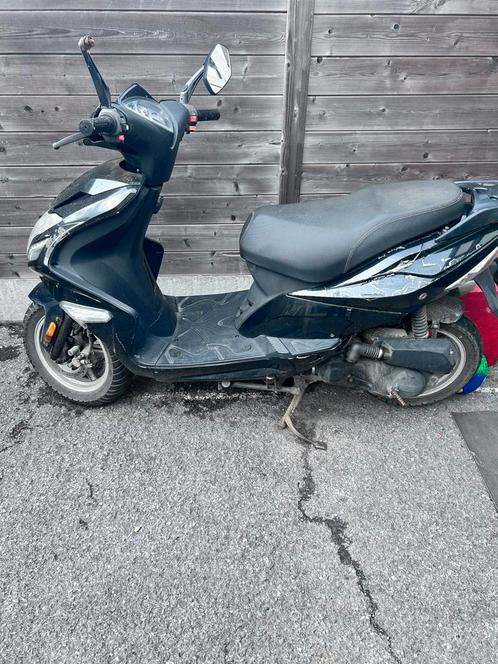 Voor onderdelen of om zelf te repareren, Fietsen en Brommers, Brommeronderdelen | Scooters, Gebruikt, Overige merken, Overige typen