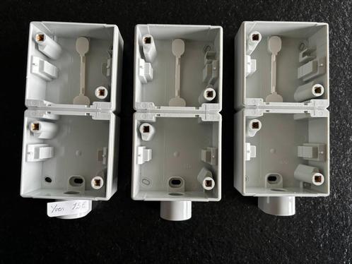 3 x dubbele opbouwdoos 1 ingang Niko Hydro + 1 enkele, Bricolage & Construction, Électricité & Câbles, Neuf, Interrupteur, Interrupteur