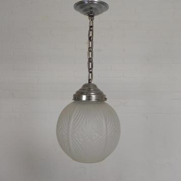 Art Deco hanglamp met ronde bol met geometrische patronen, j beschikbaar voor biedingen