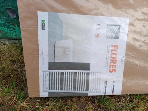 Radson Flores elektrische en hydro-handdoekverwarming, Doe-het-zelf en Bouw, Verwarming en Radiatoren, Zo goed als nieuw, Radiator
