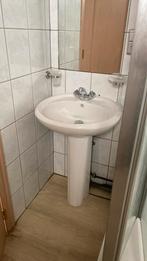 Gratis lavabo op poot zelf af te breken., Huis en Inrichting, Badkamer | Badkamermeubels, Gebruikt, Ophalen