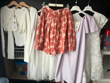 Nieuwe meisjes jurken, kleding    9-10 jaar.  Alice Pi disponible aux enchères