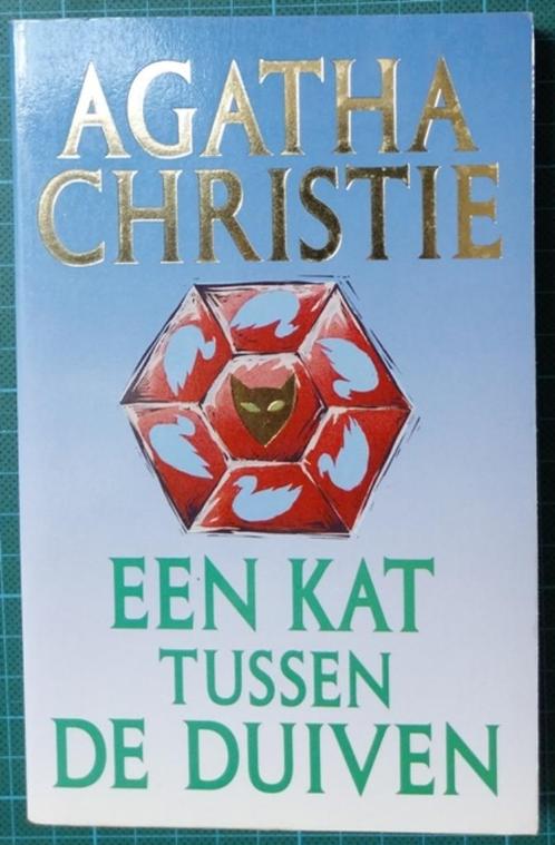 Agatha Christie - Een kat tussen de duiven, Boeken, Detectives, Gelezen, Ophalen of Verzenden